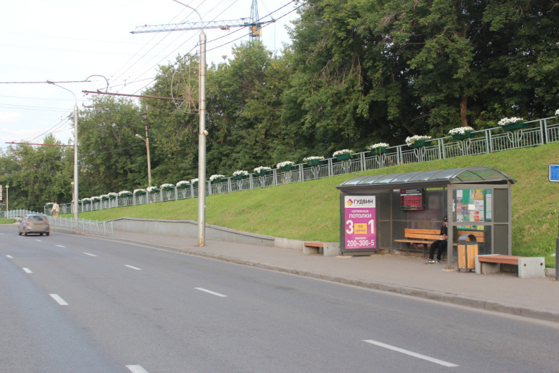 Фотография рекламного носителя, тип: Остановка 1.8x1.2, адрес: Свободный пр-т., ост. Космос в сторону центра, Красноярск, Красноярский край, Россия. Сторона А №1096433