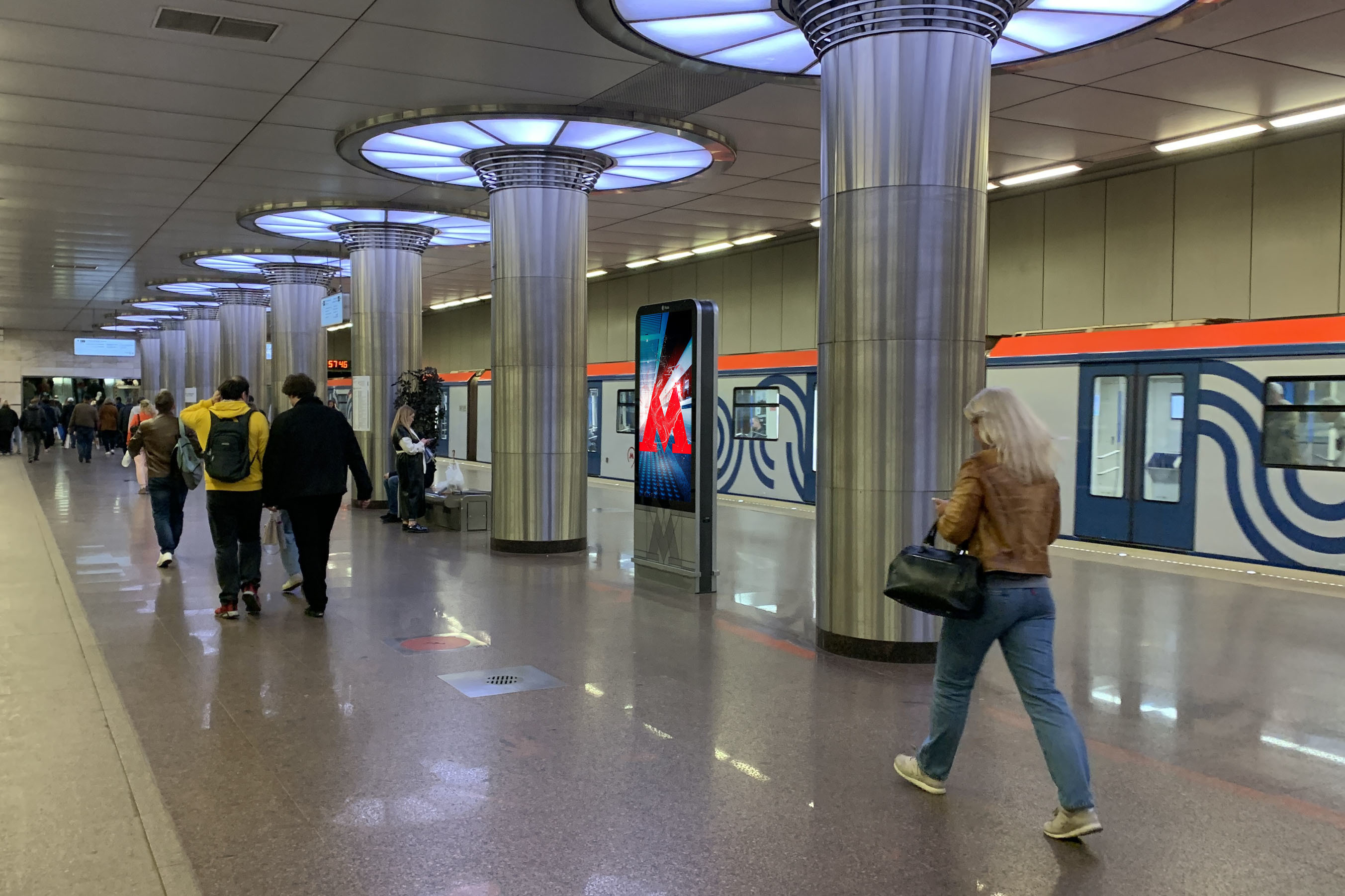 Фотография рекламного носителя, тип: Видеоэкран, адрес: Станция метро «Жулебино», линия Таганско-Краснопресненская, Москва, Россия. Сторона/вариант A2 №1054105