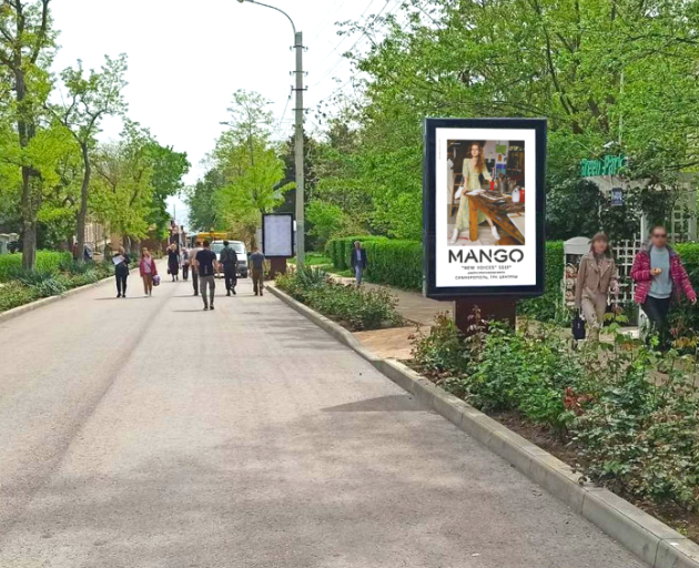 Фотография рекламного носителя, тип: Ситиформат 1.8x1.2, адрес: Генерала Горбачева ул.7, поз.1, Феодосия, Республика Крым, Россия. Сторона А №1081144