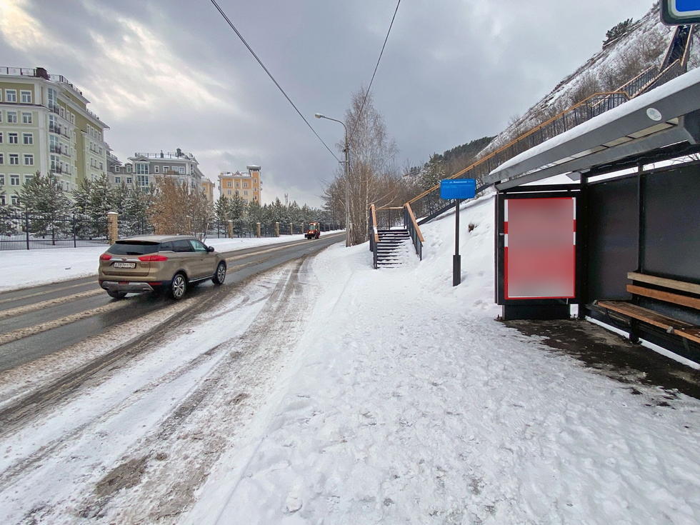 Фотография рекламного носителя, тип: Остановка 1.8x1.2, адрес: Лесная ул., д.66, ост. Живописная 3, Красноярск, Красноярский край, Россия. Сторона А №1029672