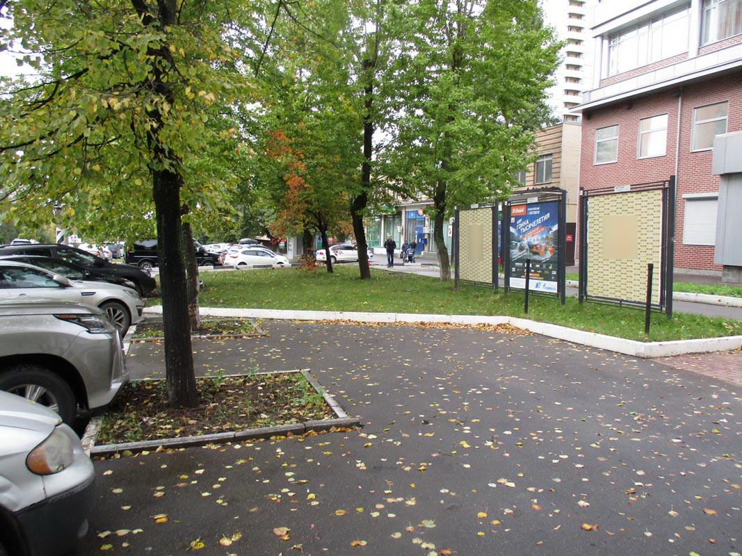 Фотография рекламного носителя, тип: Афиша 1.75x1.8, адрес: Симферопольский б-р., д.22, корп.3, стр.1, поз.1, стенд 1, Москва, Россия. Сторона А1 №866055