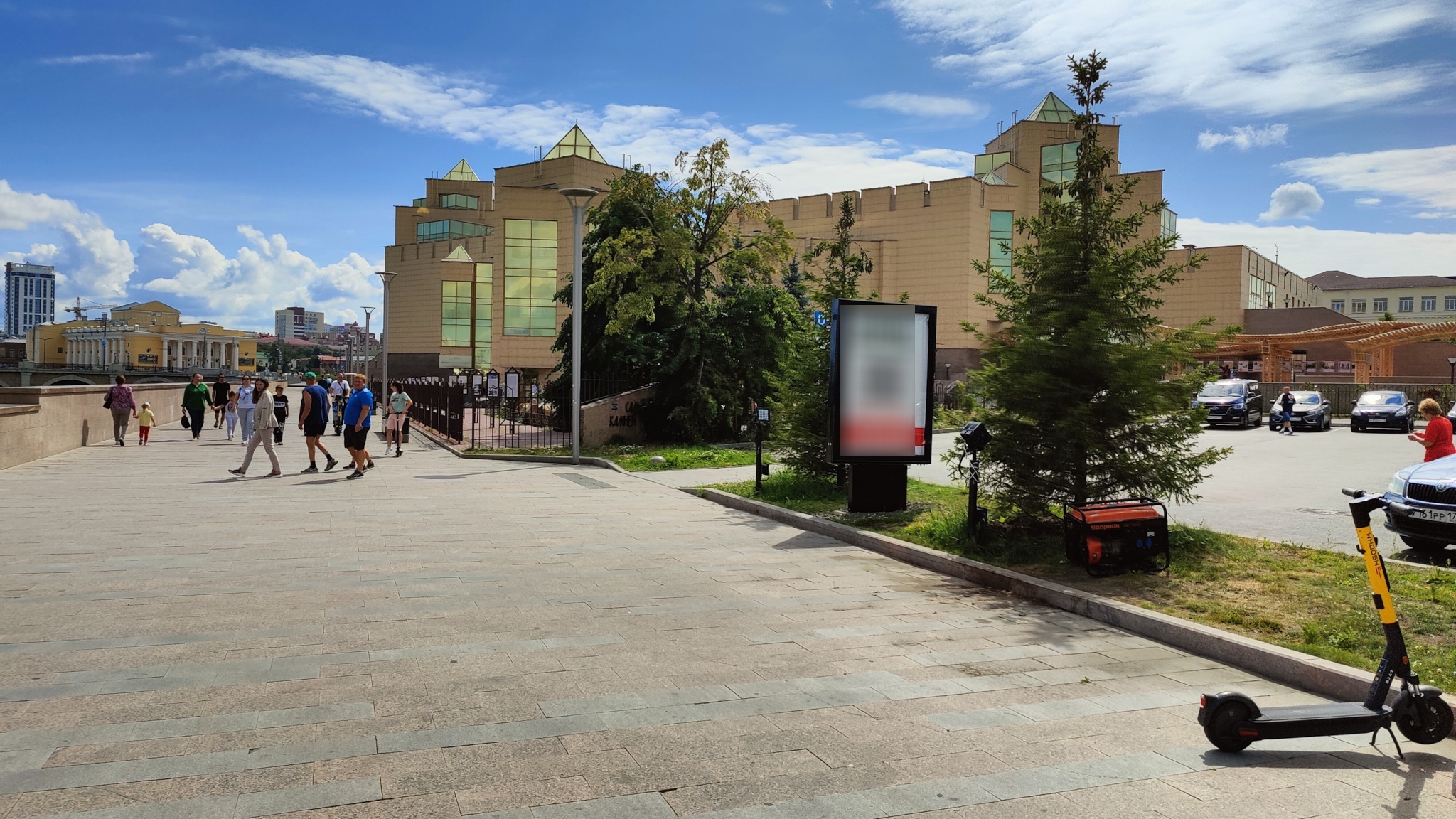 Фотография рекламного носителя, тип: Ситиформат 1.8x1.2, адрес: Труда ул., д.100, Челябинск, Челябинская область, Россия. Сторона A №1058445