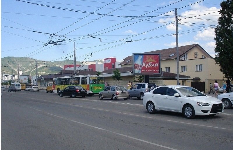Фотография рекламного носителя, тип: Ситиборд 2.7x3.7, адрес: Магистральная ул., Макдональдс, Новороссийск, Краснодарский край, Россия. Сторона А1-А5 №713798