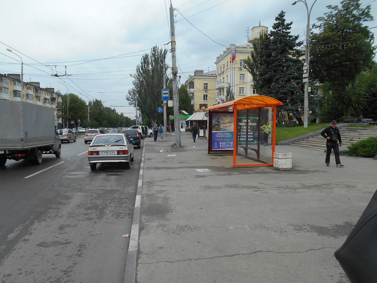 Фотография рекламного носителя, тип: Остановка 1.8x1.2, адрес: Ленина ул., ост. ОктР "пл. Ленина", поз.2, Ростов-на-Дону, Ростовская область, Россия. Сторона А №831699