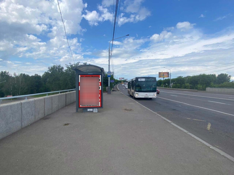 Фотография рекламного носителя, тип: Остановка 1.8x1.2, адрес: Коммунальный мост, остановка Остров Отдыха, Красноярск, Красноярский край, Россия. Сторона Б №848268