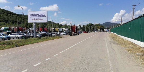 Фотография рекламного носителя, тип: Билборд 3x6, адрес: Уссурийск-Пограничный а/д., 105 800м, Владивосток, Приморский край, Россия. Сторона Б №756906