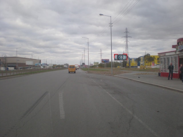 Фотография рекламного носителя, тип: Билборд 3x6, адрес: Аэрофлотская ул., д.5, Сургут, Ханты-Мансийский автономный округ – Югра, Россия. Сторона А №440083