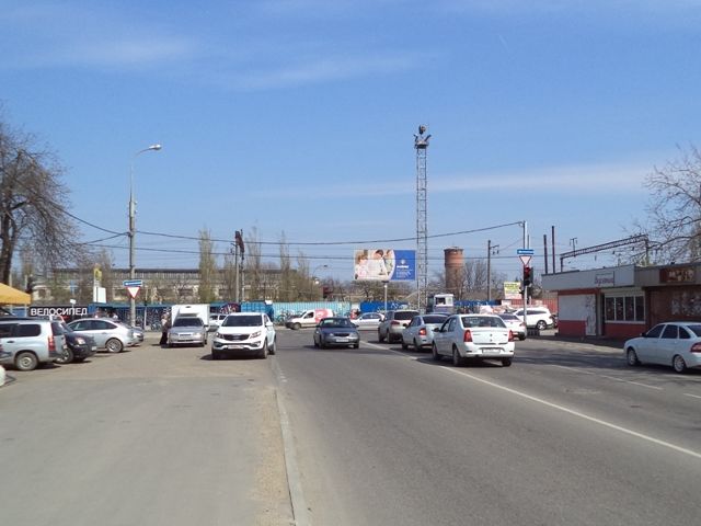 Фотография рекламного носителя, тип: Билборд 3x6, адрес: Новороссийская ул. Х Волжская ул., Краснодар, Краснодарский край, Россия. Сторона А1-А3 №409624