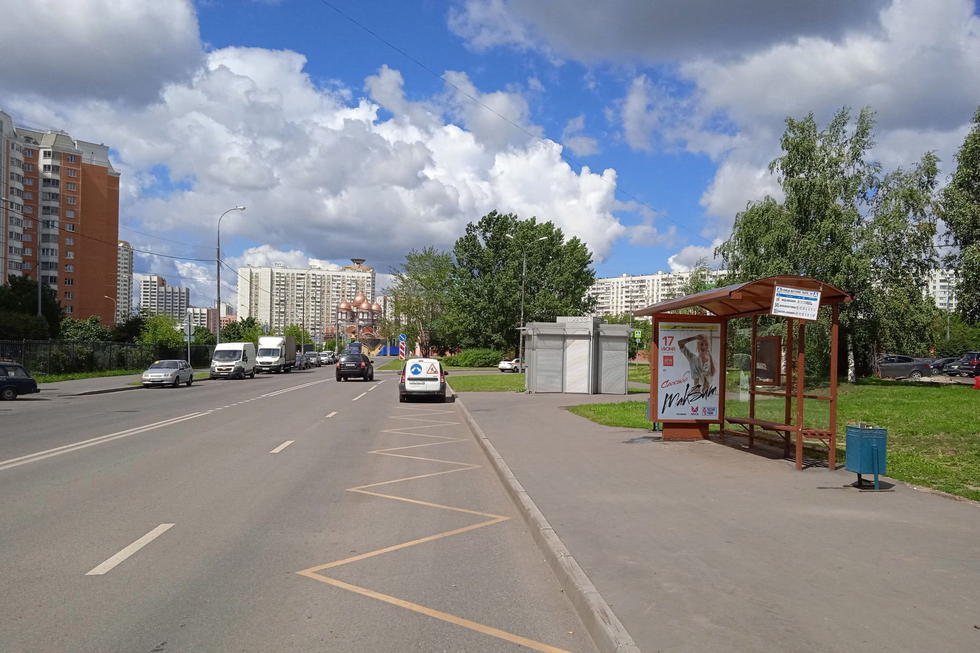 Фотография рекламного носителя, тип: Остановка 1.8x1.2, адрес: Верхние поля ул., ост. "Верхние поля ул., 38", Москва, Россия. Сторона А №924022