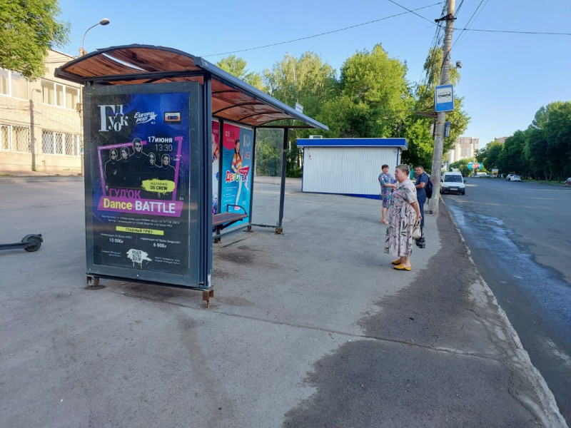 Фотография рекламного носителя, тип: Остановка 1.8x1.2, адрес: Советской Армии ул., д.144, ост. Экономическая академия, Самара, Самарская область, Россия. Сторона B1 №975431