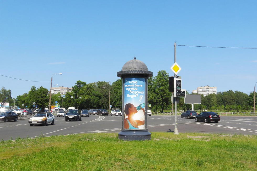 Фотография рекламного носителя, тип: Пиллар 3x1.4, адрес: Пискаревский пр-т., д.2, корп.2 Х Революции ш., Санкт-Петербург, Россия. Сторона С №776103