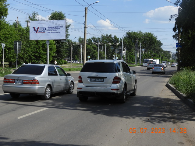 Фотография рекламного носителя, тип: Билборд 3x6, адрес: Воронова ул. Х Металлургов пр-т., д.4, Красноярск, Красноярский край, Россия. Сторона B №806310