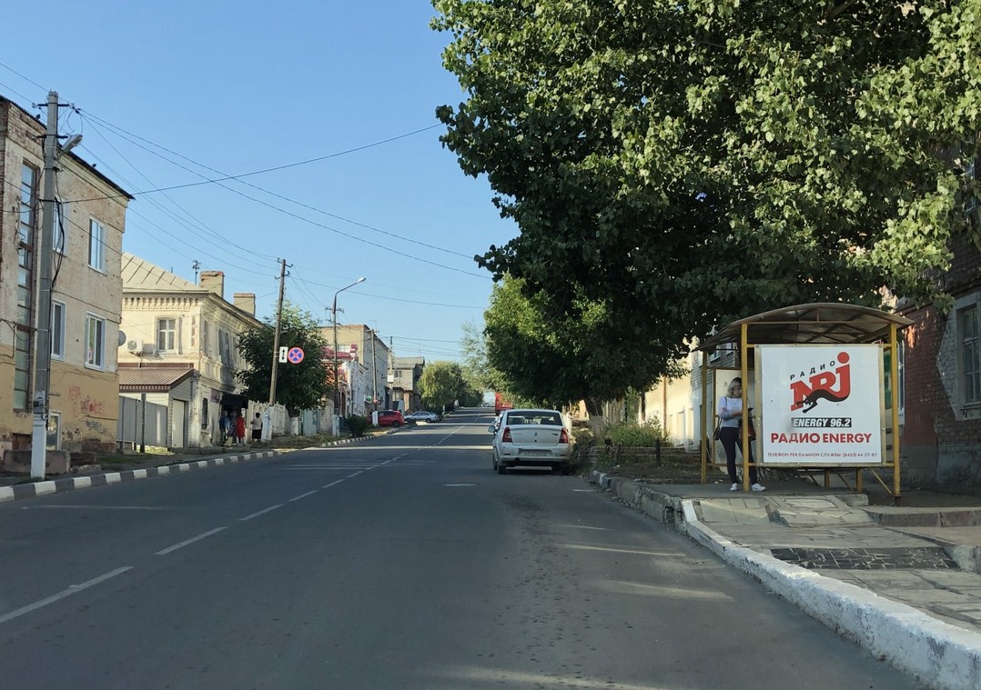 Фотография рекламного носителя, тип: Остановка 1.4x1.6, адрес: Пугачева ул., д.15/1, Вольск, Саратовская область, Россия. Сторона A №1078463