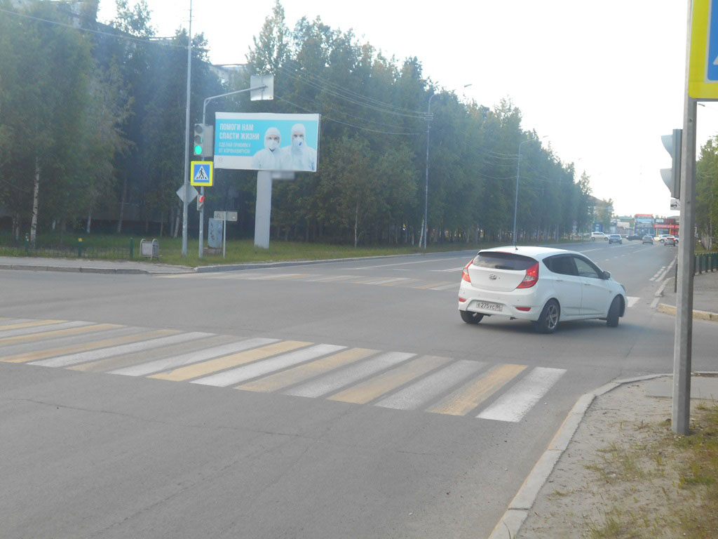 Фотография рекламного носителя, тип: Билборд 3x6, адрес: Пушкина ул., д.25а, Сургут, Ханты-Мансийский автономный округ – Югра, Россия. Сторона Б №960065