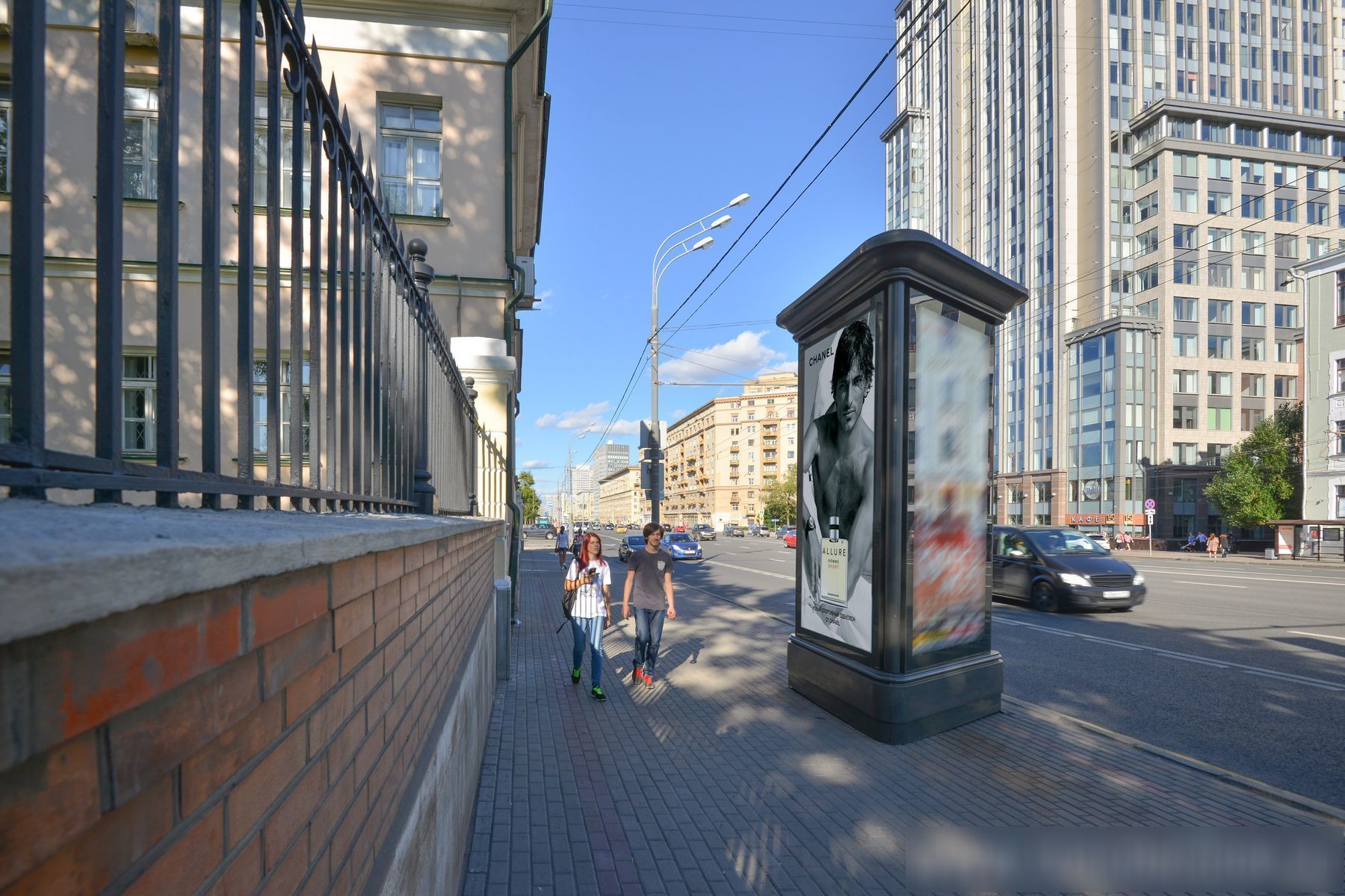 Фотография рекламного носителя, тип: Пиллар 3x1.4, адрес: Ленинский пр-т., д.10, корп.2, Москва, Россия. Сторона С №329781