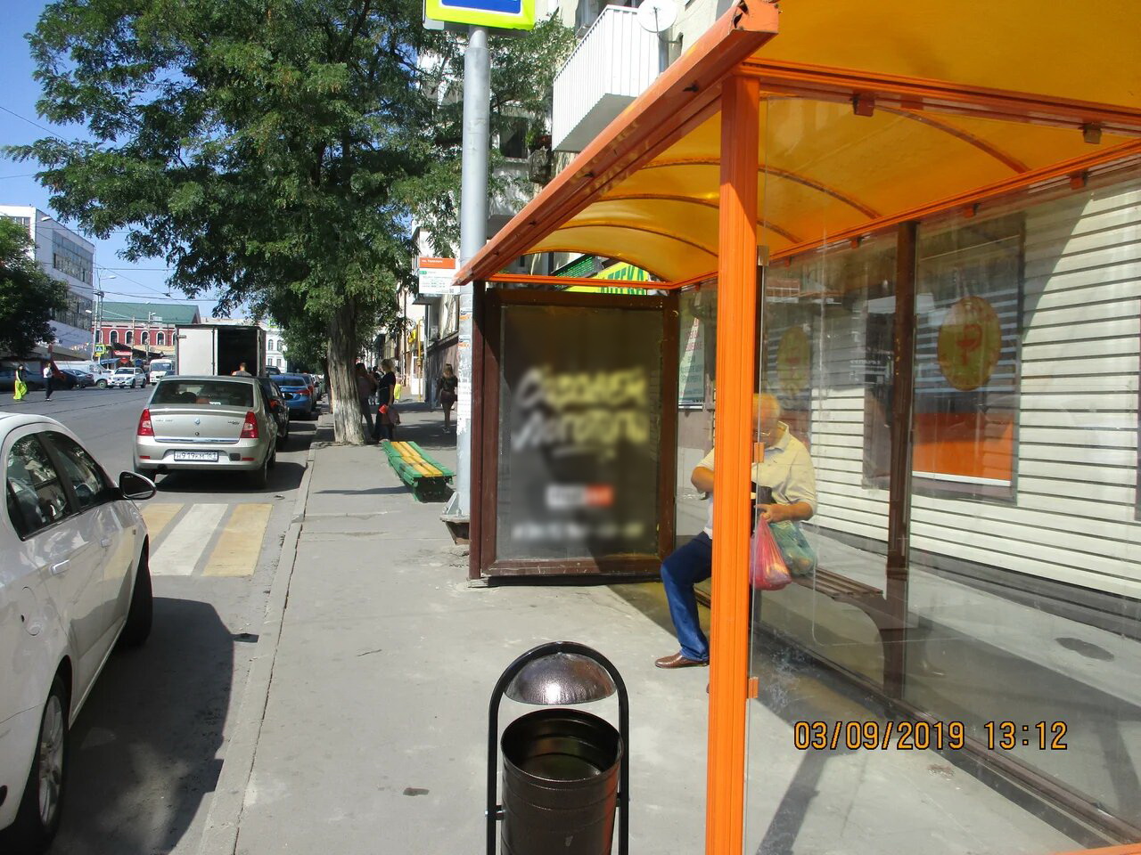 Фотография рекламного носителя, тип: Остановка 1.8x1.2, адрес: Карла Маркса пл., ост. ПролетР "пл. Толстого 9", Ростов-на-Дону, Ростовская область, Россия. Сторона А №831614