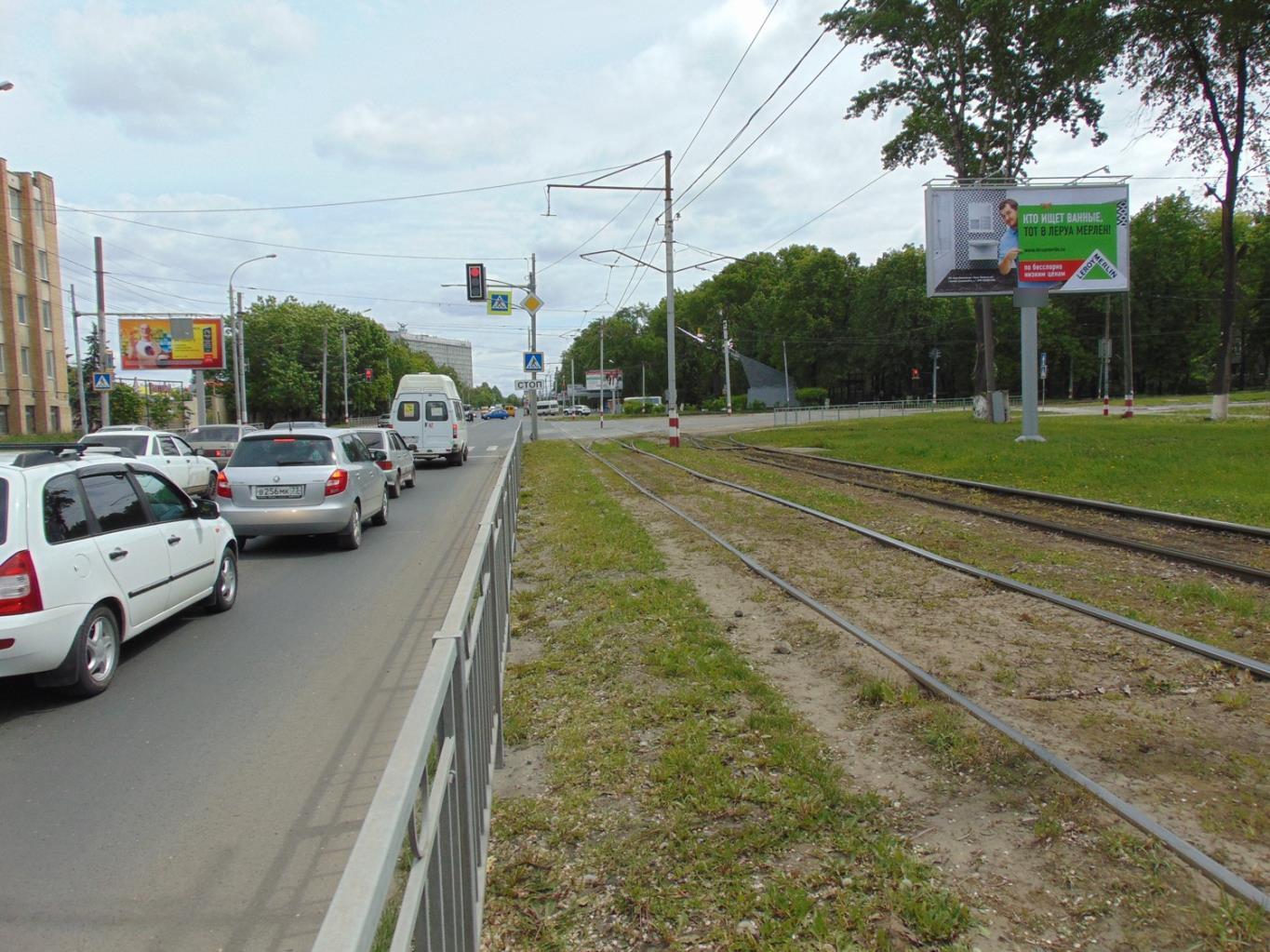 Фотография рекламного носителя, тип: Билборд 3x6, адрес: Московское ш. Х Западный б-р., д.2, Ульяновск, Ульяновская область, Россия. Сторона A №690033