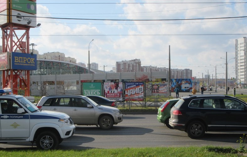 Фотография рекламного носителя, тип: Уличный информационный стенд, адрес: Белинского ул. X Фучика ул., Екатеринбург, Свердловская область, Россия. Сторона А1 №1088609