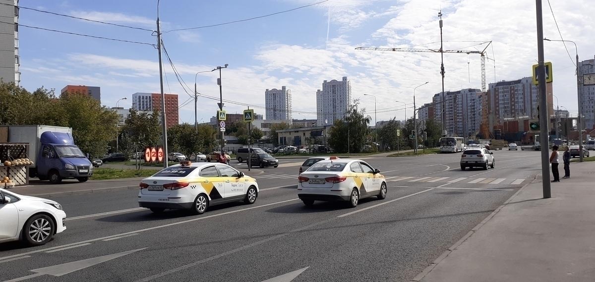 Фотография рекламного носителя, тип: Афиша 1.75x1.8, адрес: Черемушкинская Б. ул., д.11, н-в, пересечение с ул. Шверника, стенд 3, Москва, Россия. Сторона А2 №887531