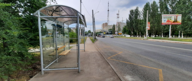 Фотография рекламного носителя, тип: Остановка 1.8x1.2, адрес: Московское ш. Х Советской Армии ул., Самара, Самарская область, Россия. Сторона В2 №1080133