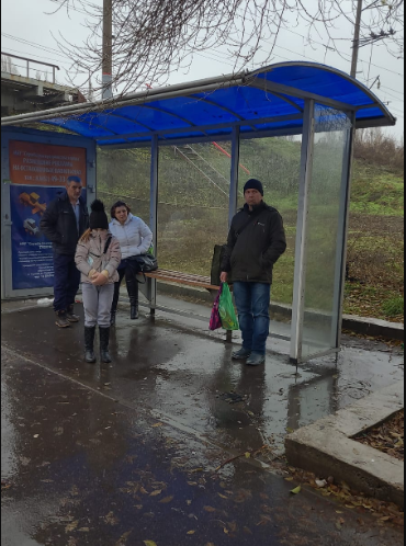 Фотография рекламного носителя, тип: Остановка 1.8x1.2, адрес: 7-я Нагорная ул., под тремя мостами, Саратов, Саратовская область, Россия. Сторона А №585209