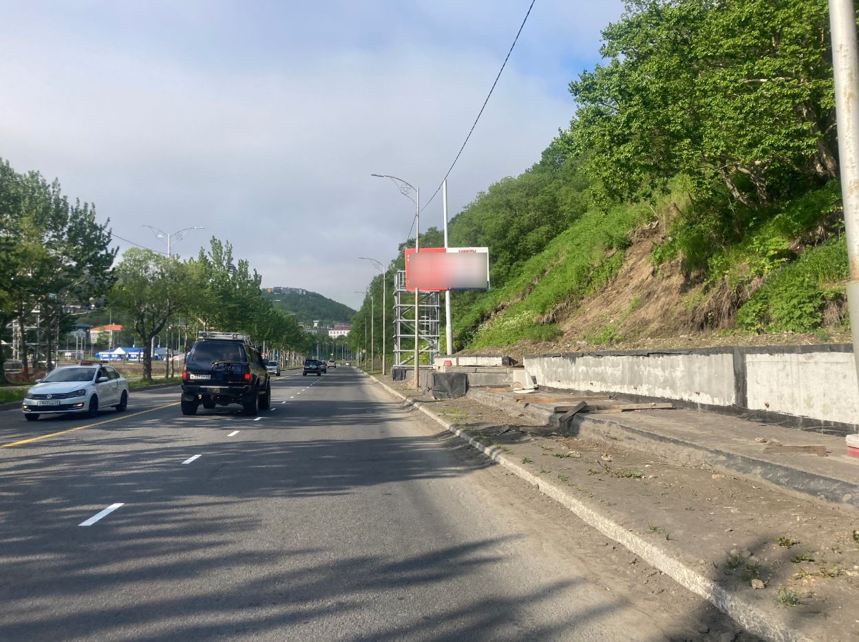 Фотография рекламного носителя, тип: Билборд 3x6, адрес: Зеркальная ул., поз.2, Петропавловск-Камчатский, Камчатский край, Россия. Сторона A №993381