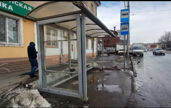 Фотография рекламного носителя, тип: Остановка 1.8x1.2, адрес: Танкистов ул., д.30, Саратов, Саратовская область, Россия. Сторона Б №585307