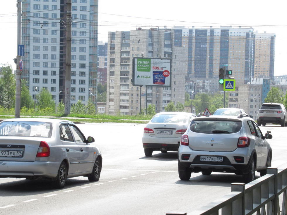 Фотография рекламного носителя, тип: Ситиборд 2.7x3.7, адрес: Революции ул. Х Гагарина б-р., поз.1, Пермь, Пермский край, Россия. Сторона A1-A3 №755878