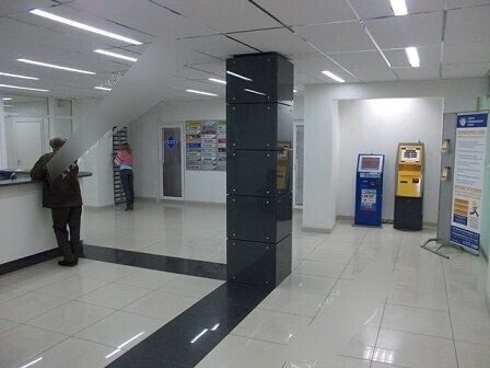 Фотография рекламного носителя, тип: Диспенсер листовок, адрес: Бизнес-центр «Ленинец», Софийская ул., д.14, кор.B, Санкт-Петербург, Россия. Сторона/вариант №657485