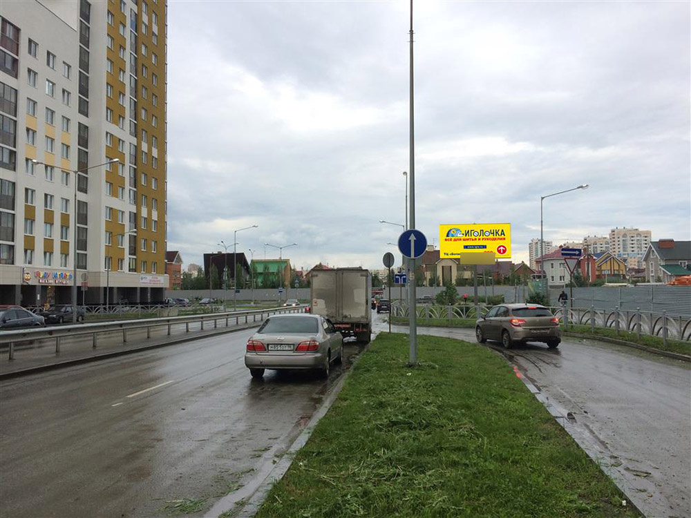 Фотография рекламного носителя, тип: Билборд 3x6, адрес: Шаманова ул. Х Мехренцева ул., Екатеринбург, Свердловская область, Россия. Сторона A №631754