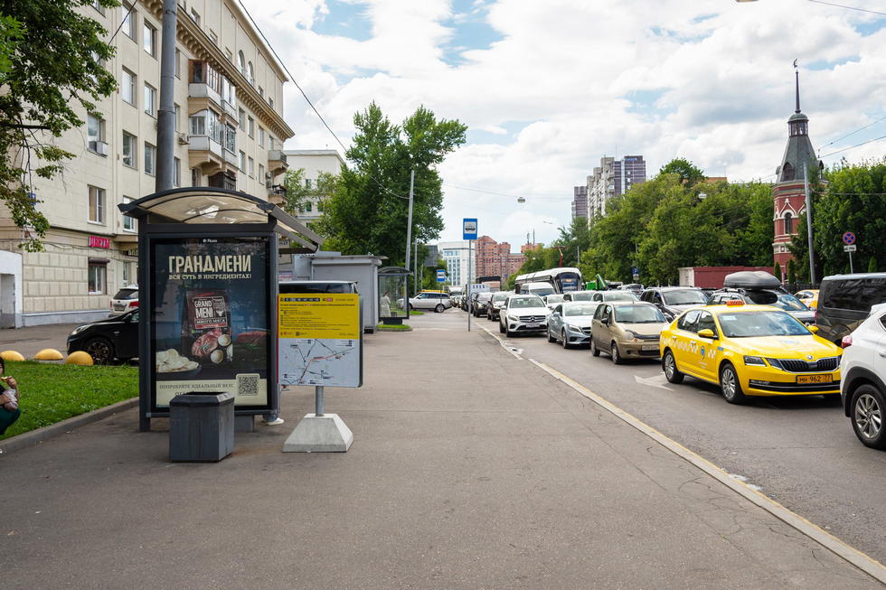 Фотография рекламного носителя, тип: Остановка 1.8x1.2, адрес: Абельмановская ул., Москва, Россия. Сторона Б №334428