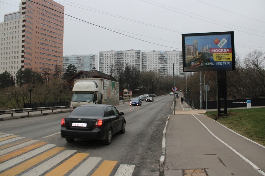 Фотография рекламного носителя, тип: Ситиборд 2.7x3.7, адрес: Куркинское ш., д.2, 190м после поворота с Горшина ул., Химки, Московская область, Россия. Сторона А1-А5 №795701