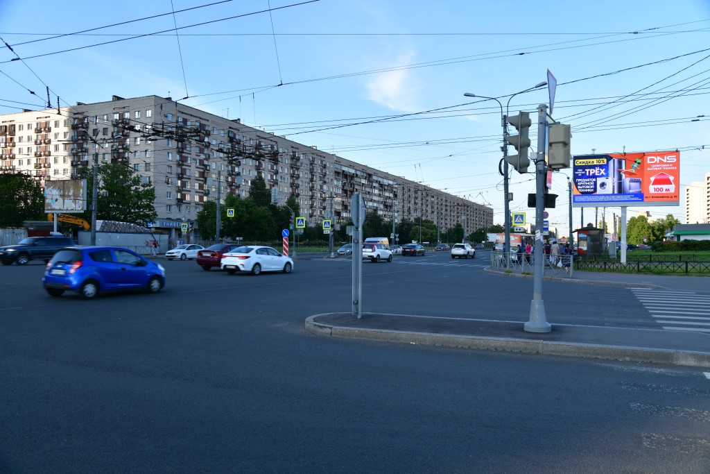 Фотография рекламного носителя, тип: Билборд 3x6, адрес: Типанова ул. Х Космонавтов пр-т., д.42, Санкт-Петербург, Россия. Сторона Аh1-Аh4 №992956