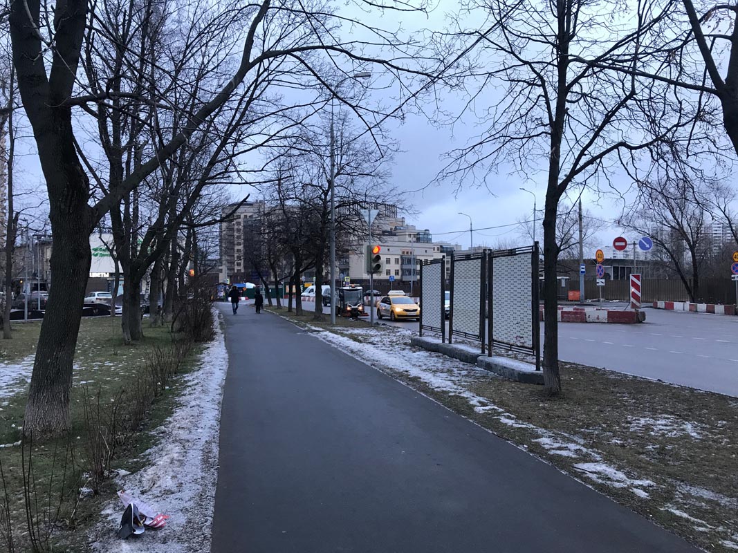 Фотография рекламного носителя, тип: Афиша 1.75x1.8, адрес: Новаторов ул., д.24, стенд 1, Москва, Россия. Сторона А2 №865830