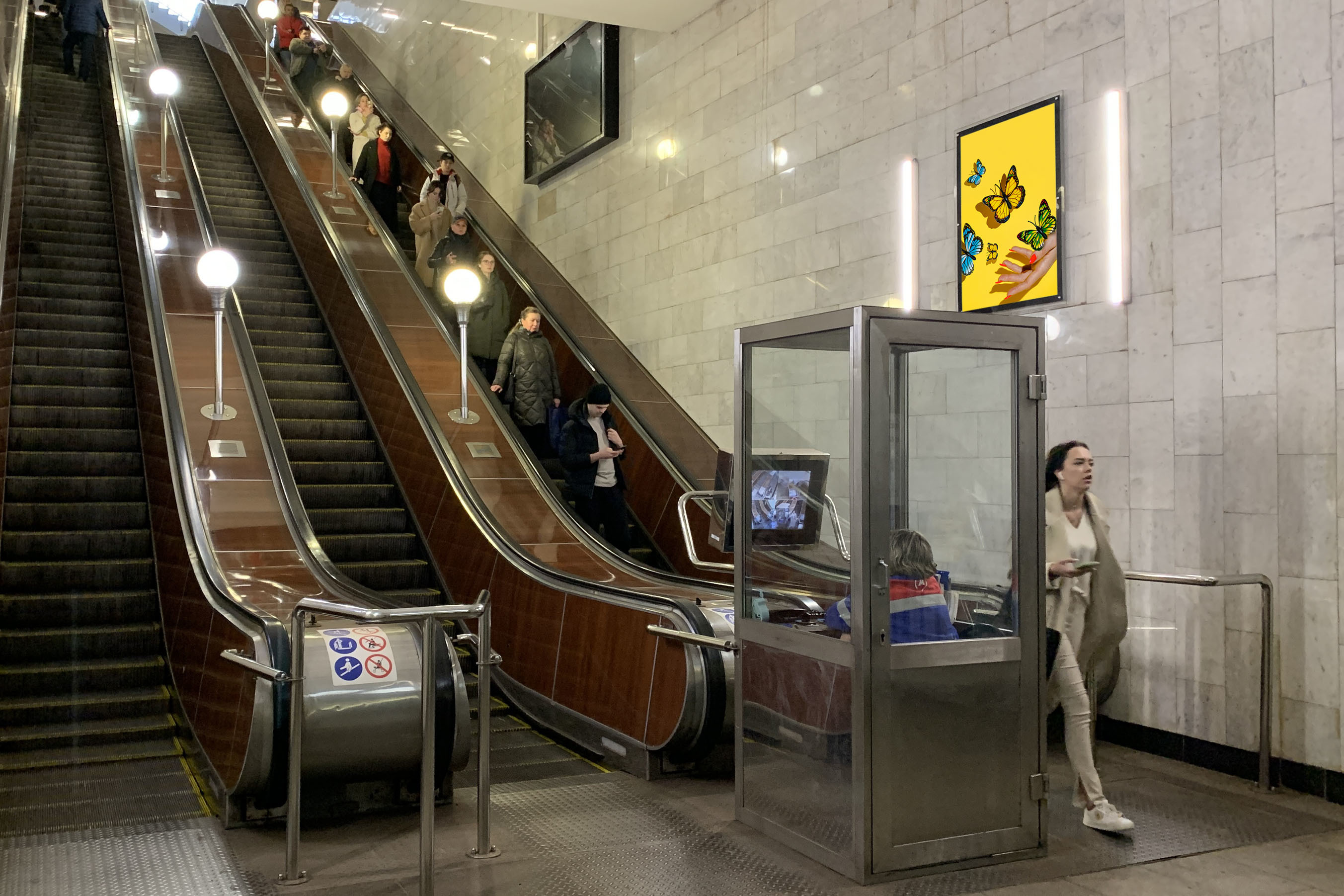 Фотография рекламного носителя, тип: Кристалайт, адрес: Станция метро «Черкизовская», линия Сокольническая, Москва, Россия. Сторона/вариант №1001743