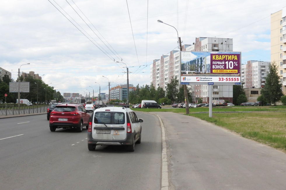 Фотография рекламного носителя, тип: Билборд 3x6, адрес: Большевиков пр-т., д.30, корп.1 Х Кудровский пр-зд., Санкт-Петербург, Россия. Сторона А1 №684119