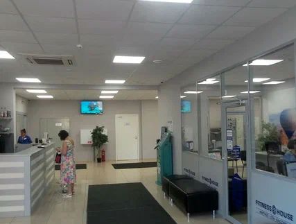 Фотография рекламного носителя, тип: Видеоэкран, адрес: Фитнес-центр «Fitness House на Краснопутиловской», Краснопутиловская ул., д.111А, Санкт-Петербург, Россия. Сторона/вариант 5 №981110