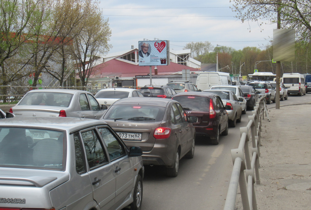 Фотография рекламного носителя, тип: Ситиборд 2.7x3.7, адрес: Каширина ул., д.1 Х 3-и Бутырки ул., Рязань, Рязанская область, Россия. Сторона B1-B3 №870230