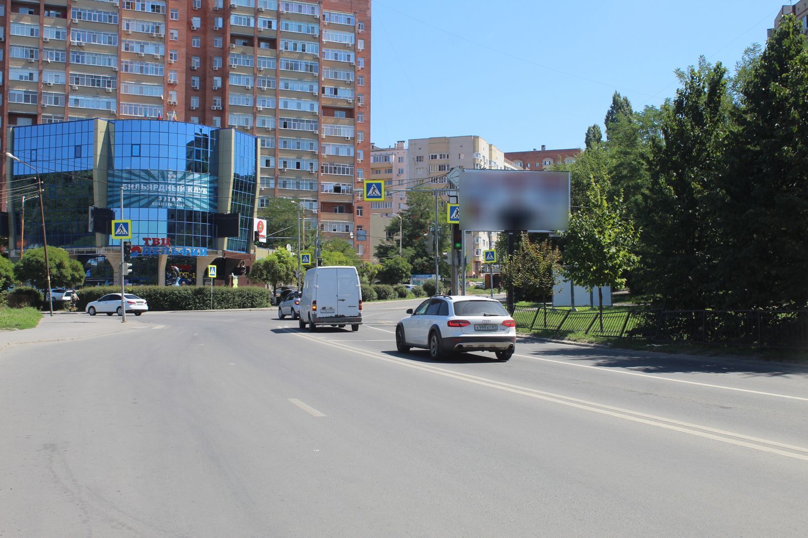 Фотография рекламного носителя, тип: Билборд 3x6, адрес: Лелюшенко ул. Х Миронова ул., д.1, Ростов-на-Дону, Ростовская область, Россия. Сторона А №841709