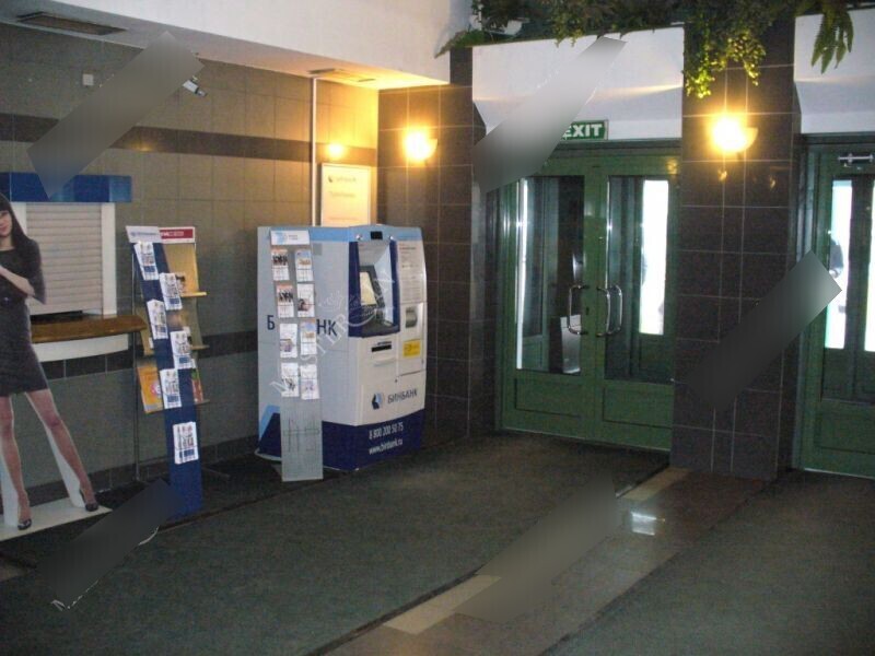 Фотография рекламного носителя, тип: Диспенсер листовок, адрес: Бизнес-центр «Чайка плаза-1», Зубарев пер., д.15, корп.1, Москва, Россия. Сторона/вариант №654727