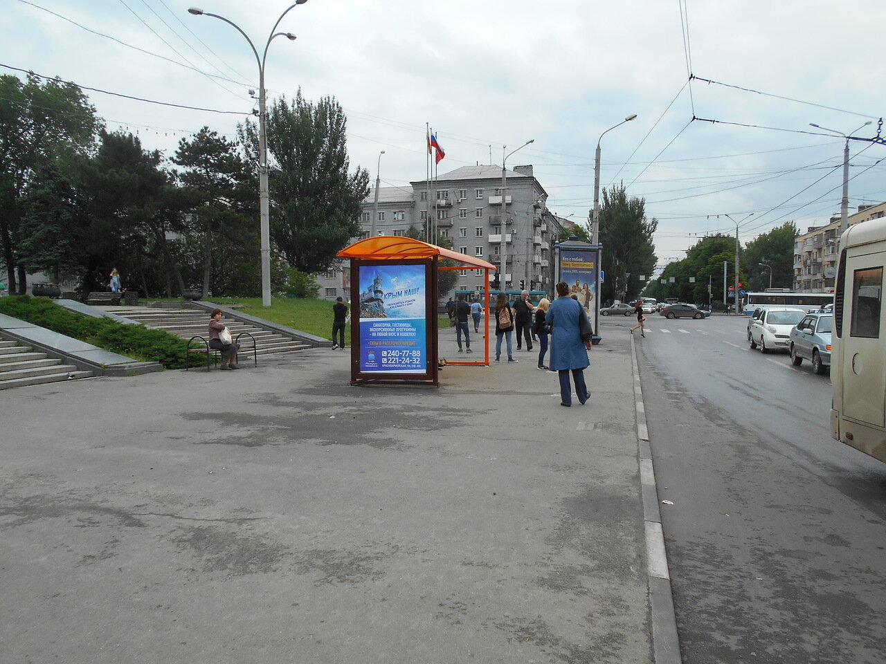 Фотография рекламного носителя, тип: Остановка 1.8x1.2, адрес: Ленина ул., ост. ОктР "пл. Ленина", поз.1, Ростов-на-Дону, Ростовская область, Россия. Сторона Б №831698