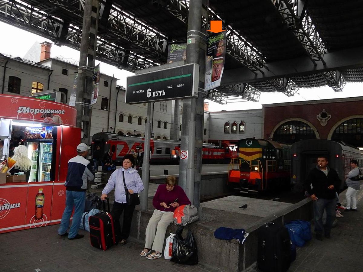 Фотография рекламного носителя, тип: Флаг, адрес: Комсомольская пл., д.2, платформа, поз.40, Москва, Россия. Сторона А №985163