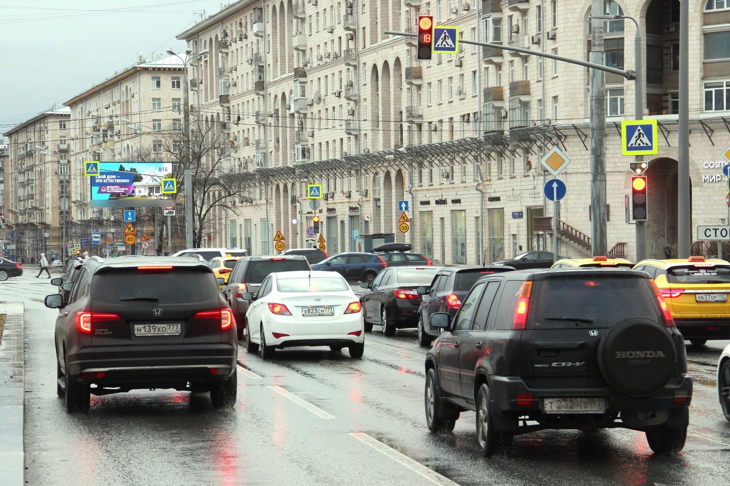 Фотография рекламного носителя, тип: Билборд 3x6, адрес: Ленинский пр-т., д.70 Х Ломоносовский пр-т., Москва, Россия. Сторона Аh1-Аh4 №882185