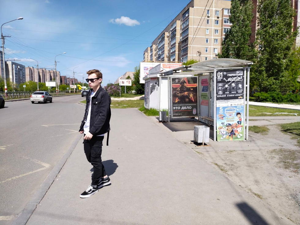 Фотография рекламного носителя, тип: Остановка 1.8x1.2, адрес: Камышинская ул., д.15, Ульяновск, Ульяновская область, Россия. Сторона А №1027875