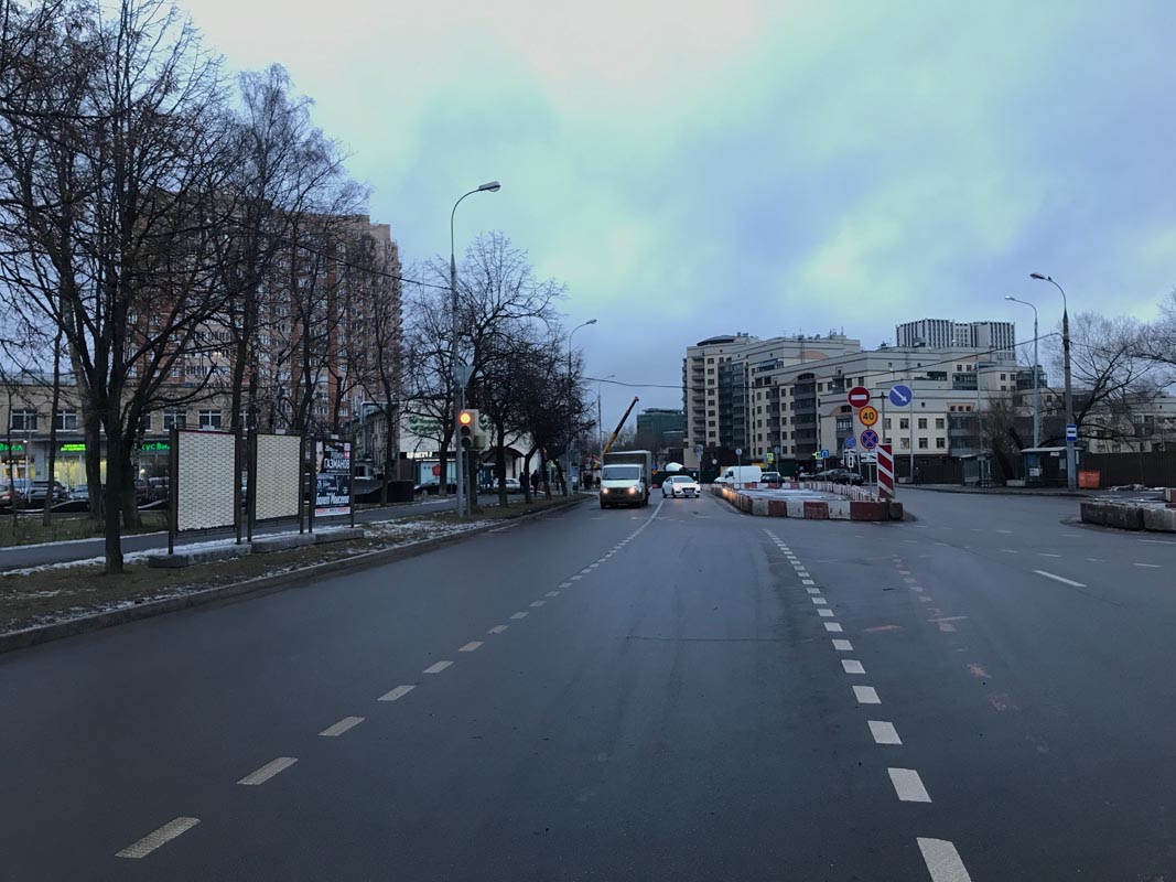 Фотография рекламного носителя, тип: Афиша 1.75x1.8, адрес: Новаторов ул., д.24, стенд 1, Москва, Россия. Сторона А1 №865829