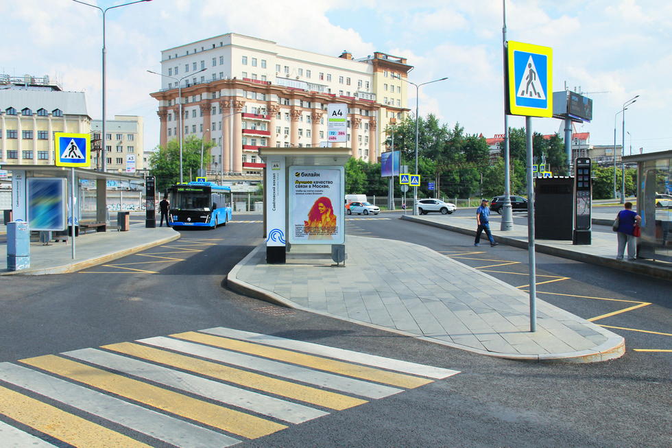 Фотография рекламного носителя, тип: Остановка 1.8x1.2, адрес: Савеловского вокзала пл., ост. "Савеловского вокзала пл.", поз.4, Москва, Россия. Сторона Б №1005021