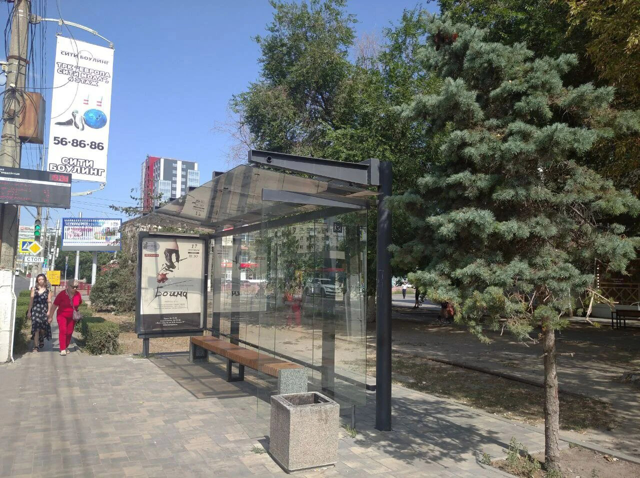 Фотография рекламного носителя, тип: Остановка 1.8x1.2, адрес: им. В.И.Ленина пр-т., ост. "7-я Гвардейская", поз.2, Волгоград, Волгоградская область, Россия. Сторона A №972421