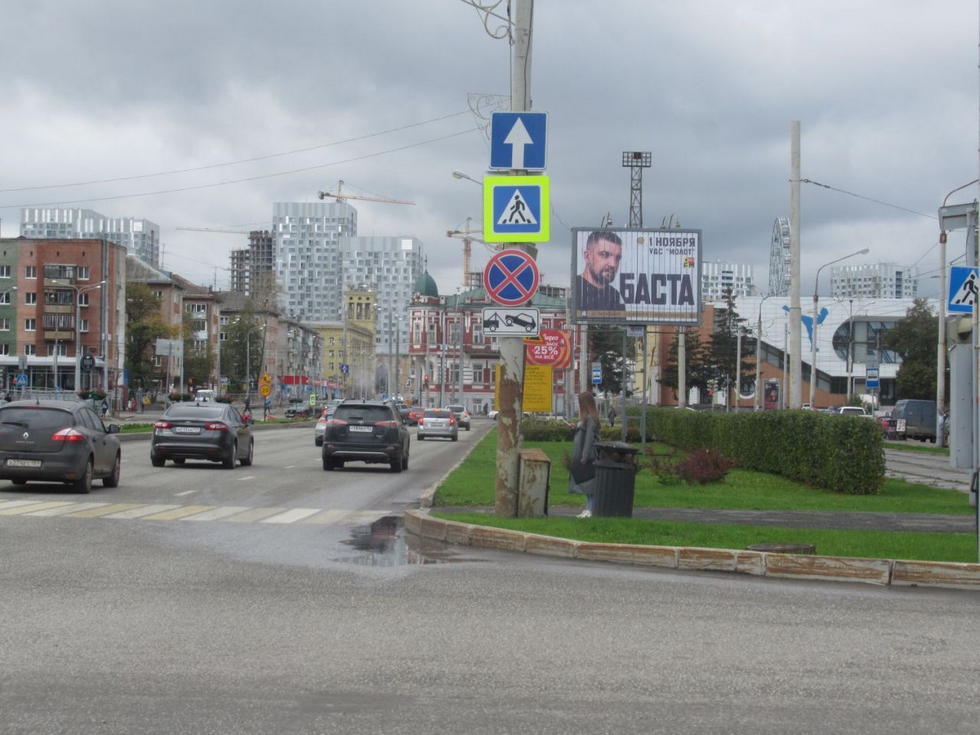 Фотография рекламного носителя, тип: Ситиборд 2.7x3.7, адрес: Революции ул. Х 25 Октября ул., поз.2, Пермь, Пермский край, Россия. Сторона A1-A3 №755880