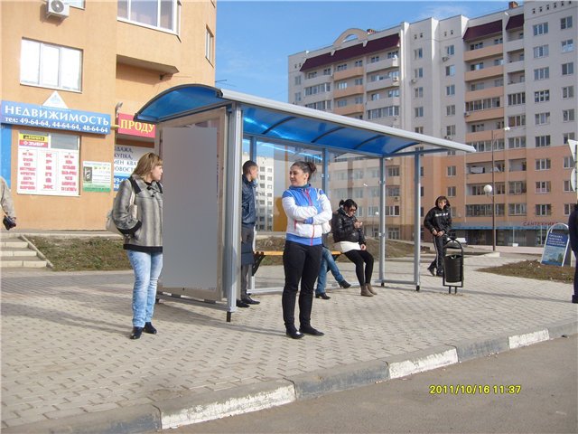 Фотография рекламного носителя, тип: Остановка 1.8x1.2, адрес: Солнечный пос., 6-й Микрорайон, Саратов, Саратовская область, Россия. Сторона Б №585345