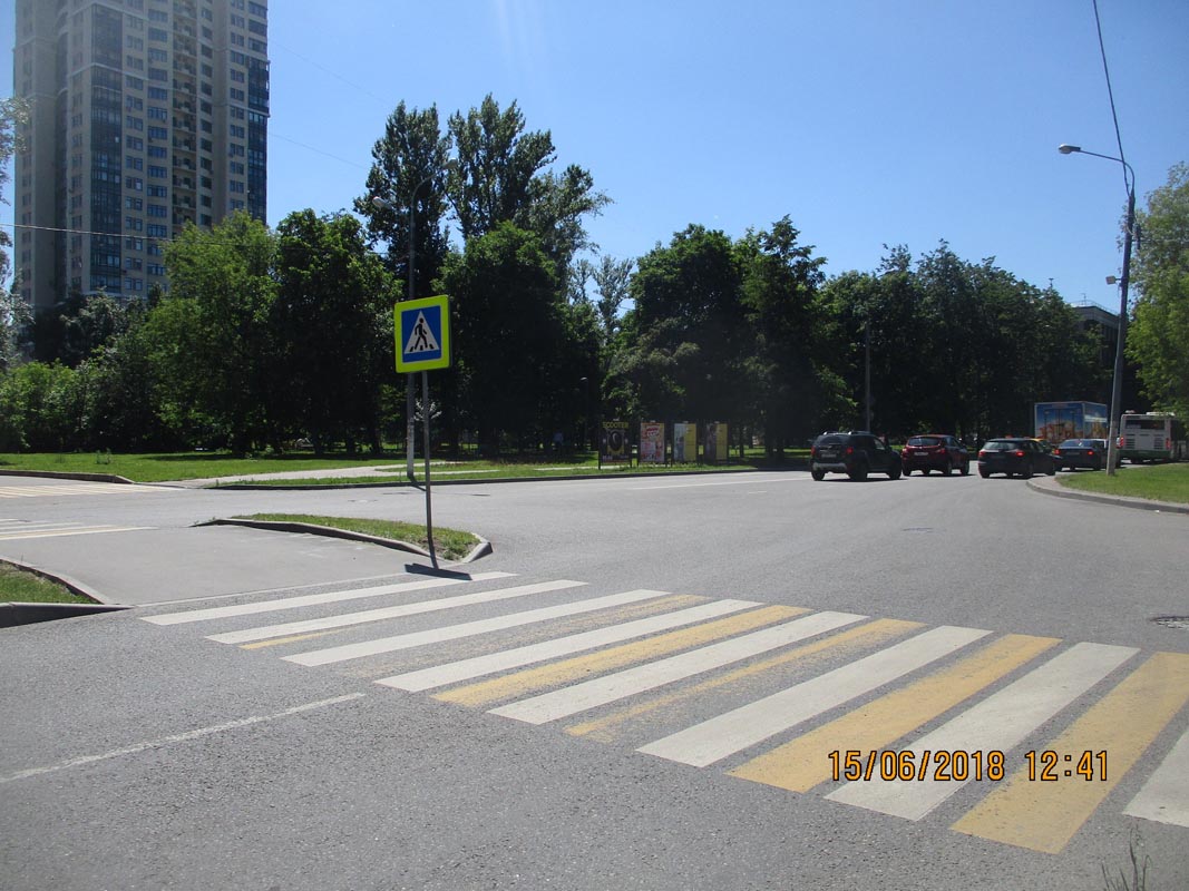 Фотография рекламного носителя, тип: Афиша 1.75x1.8, адрес: Космодемьянских Зои и Александра ул., д.26, стенд 1, Москва, Россия. Сторона А1 №865277